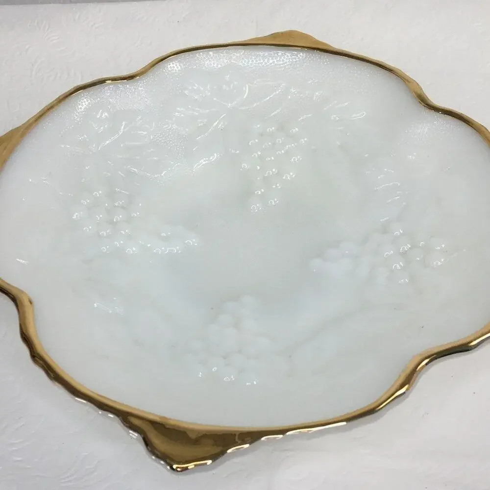Anchor Hocking‎ Milk Glass Pressed Grapes Bunches Bowl W/Gold Trim Vintage